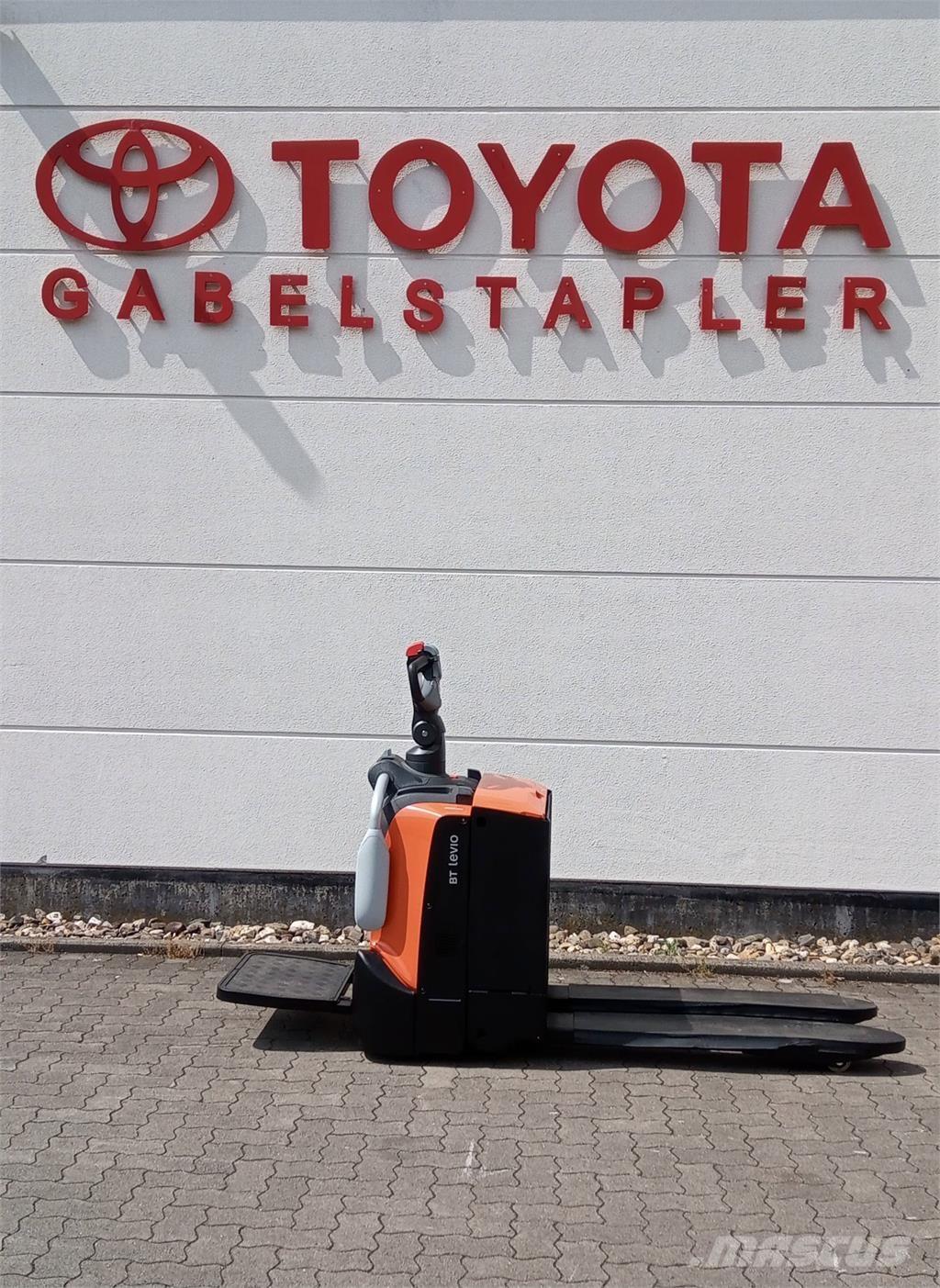 Toyota LPE 220 Stapelaar meeloop