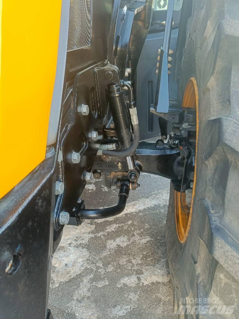 JCB 4220 Tractoren
