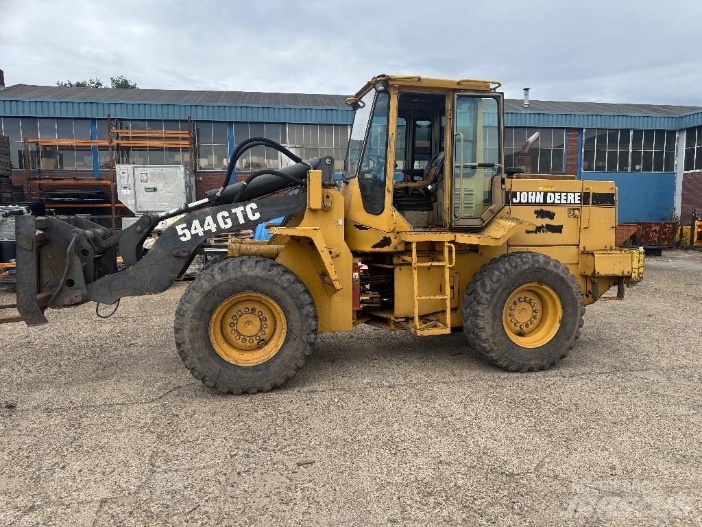 John Deere 544GTC Knik- en schrankladers
