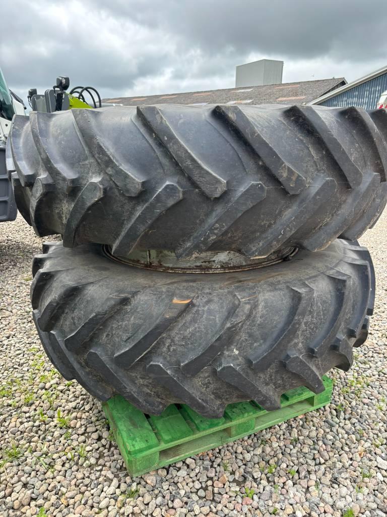  Tvillinghjul 20.8R42 Banden, wielen en velgen
