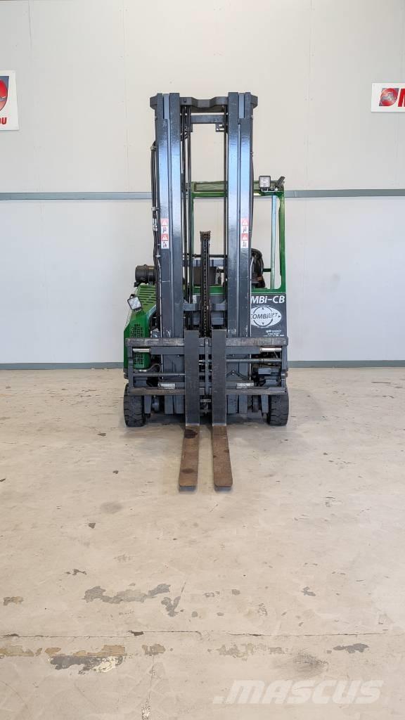 Combilift CB 3000 Four-way truck