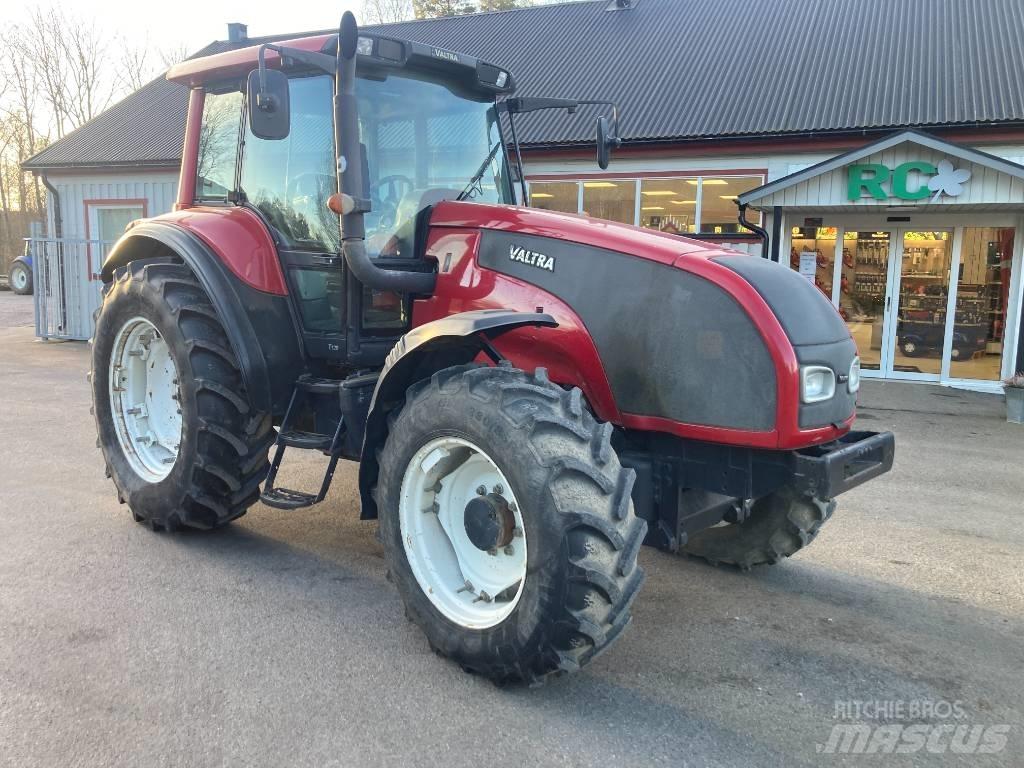 Valtra T 120 Tractoren