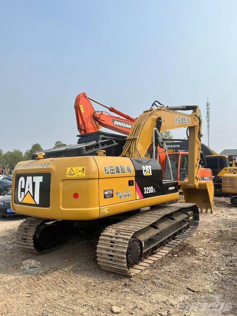 CAT 320 D Rupsgraafmachines