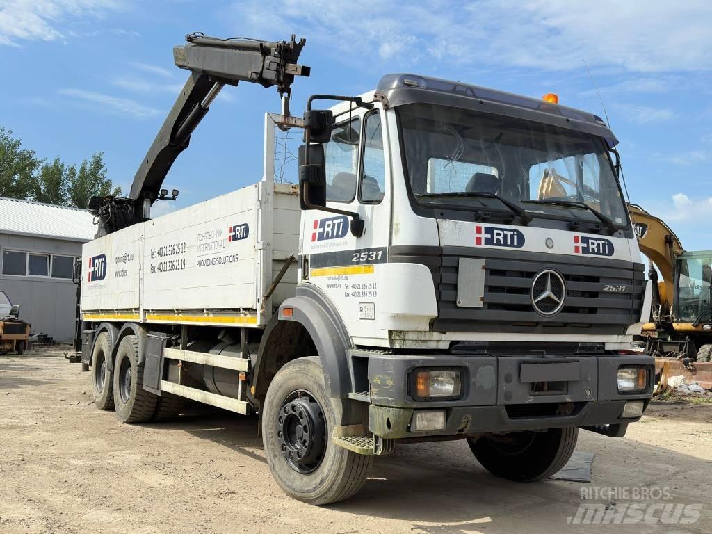Mercedes-Benz 2531 Vlakke laadvloer met kraan