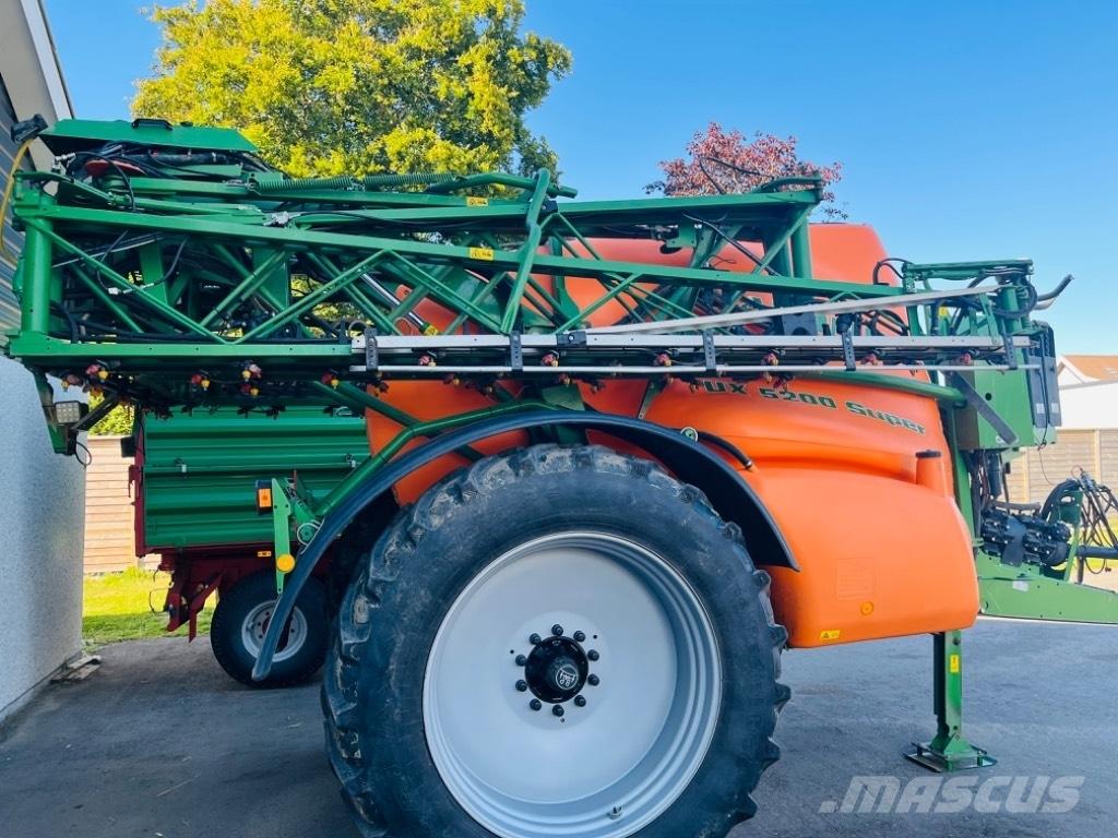 Amazone UX 5200 Getrokken spuitmachines