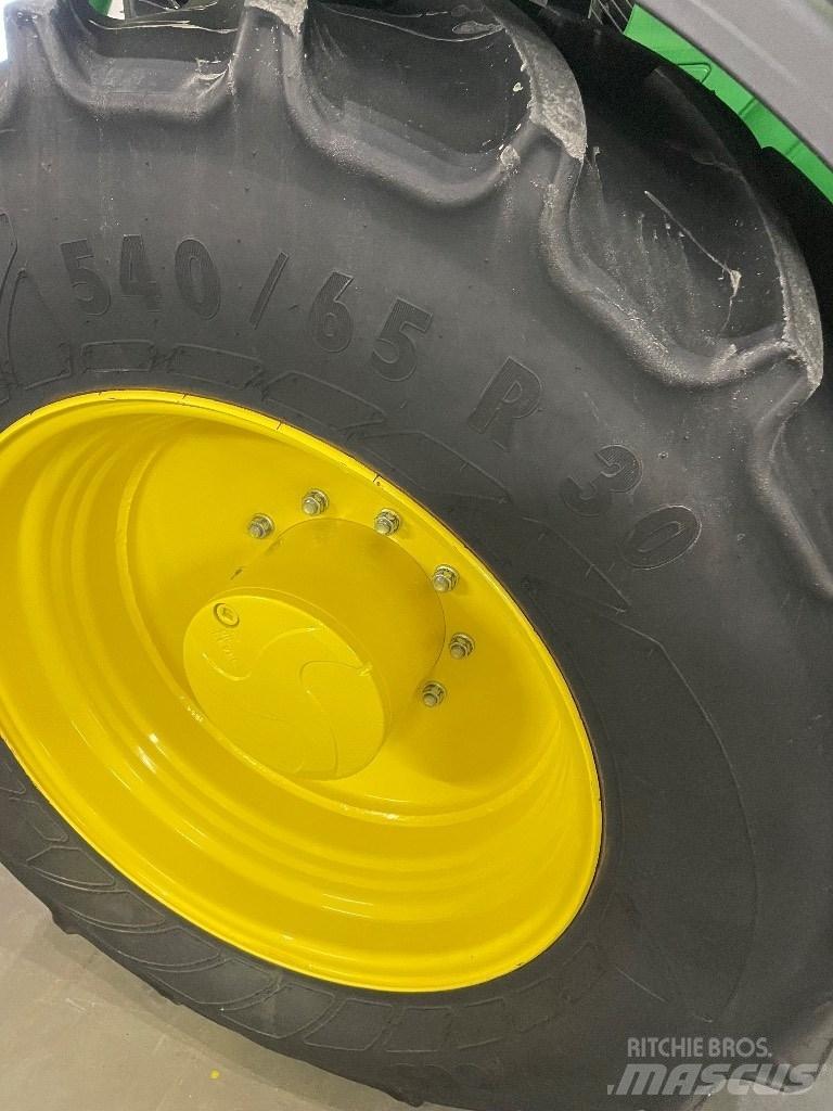 John Deere 6155R Tractoren