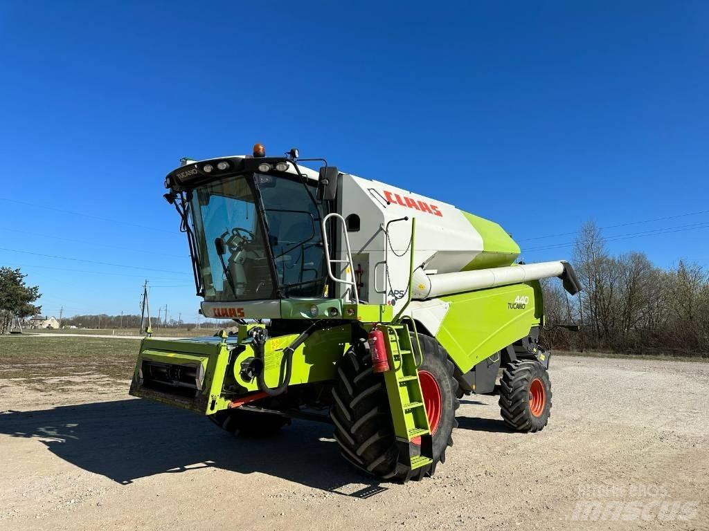 CLAAS Tucano 440 Maaidorsmachines