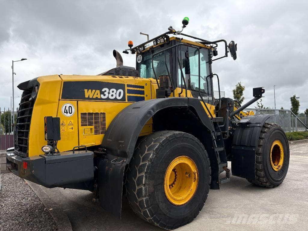 Komatsu WA380-8 Wielladers
