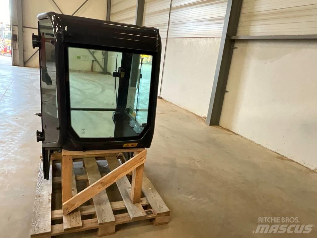 Kubota U 27-4 Cabine en interieur