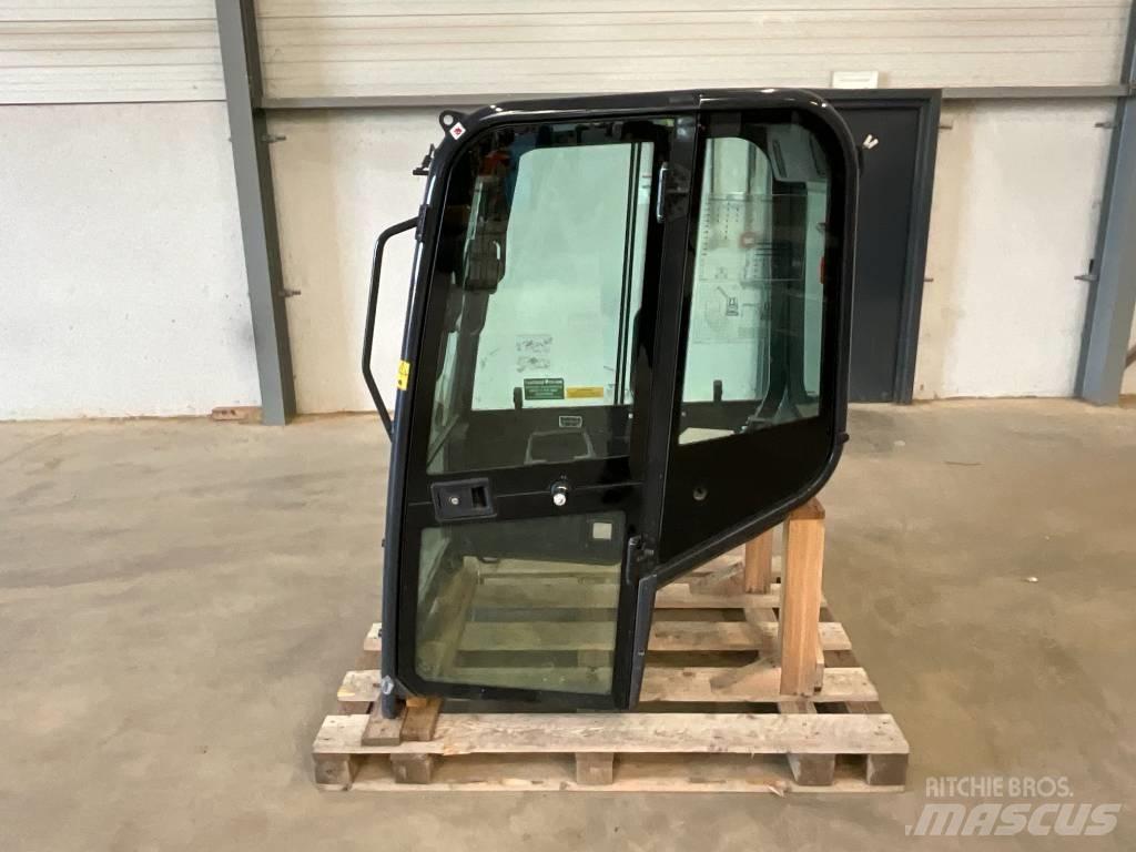 Kubota U 27-4 Cabine en interieur
