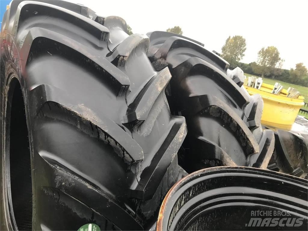 Michelin 710/70R42 Banden, wielen en velgen