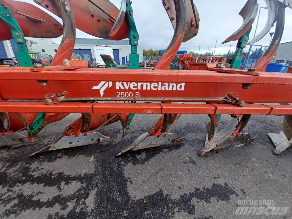 Kverneland 2500S Conventionele ploegen