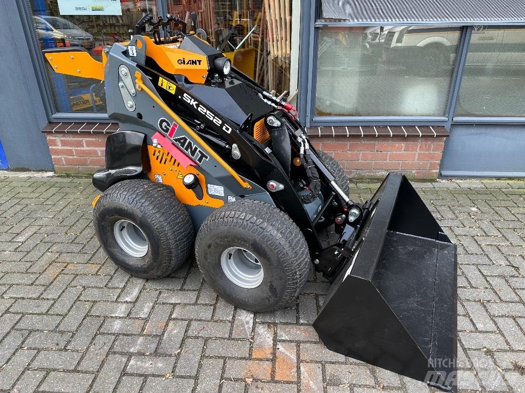 GiANT SK252D Knik- en schrankladers
