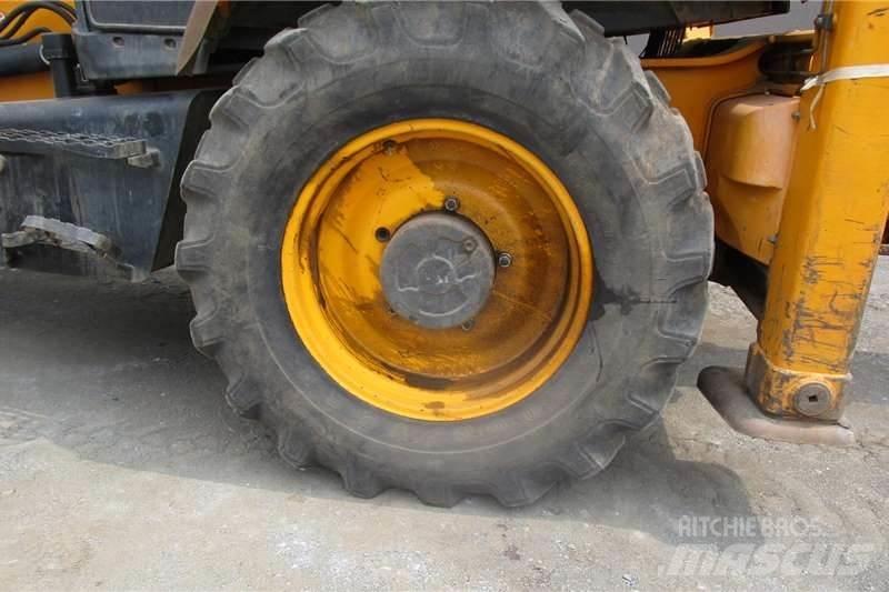JCB 3DX4 Graaf-laadcombinaties
