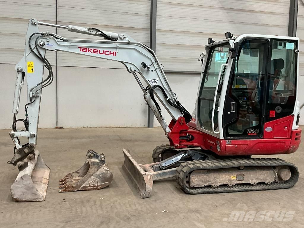 Takeuchi TB 240 Minigraafmachines < 7t