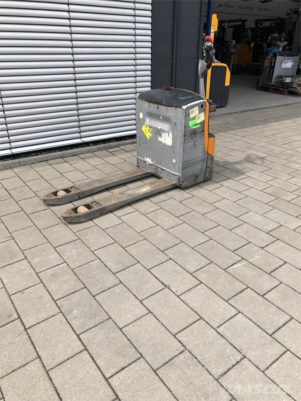 Still EXU16 Stapelaar meeloop