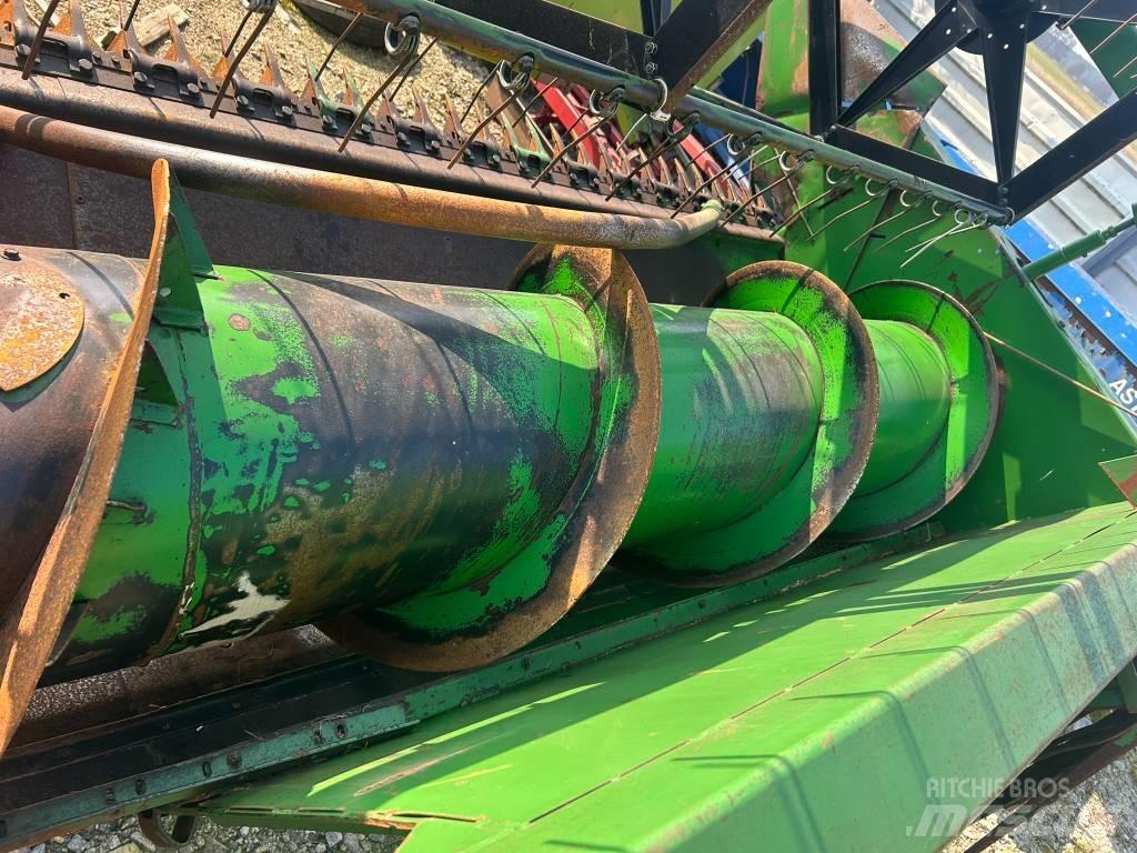 John Deere 2256 Maaidorsmachines