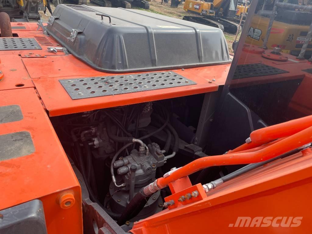 Hitachi ZX 240 Rupsgraafmachines