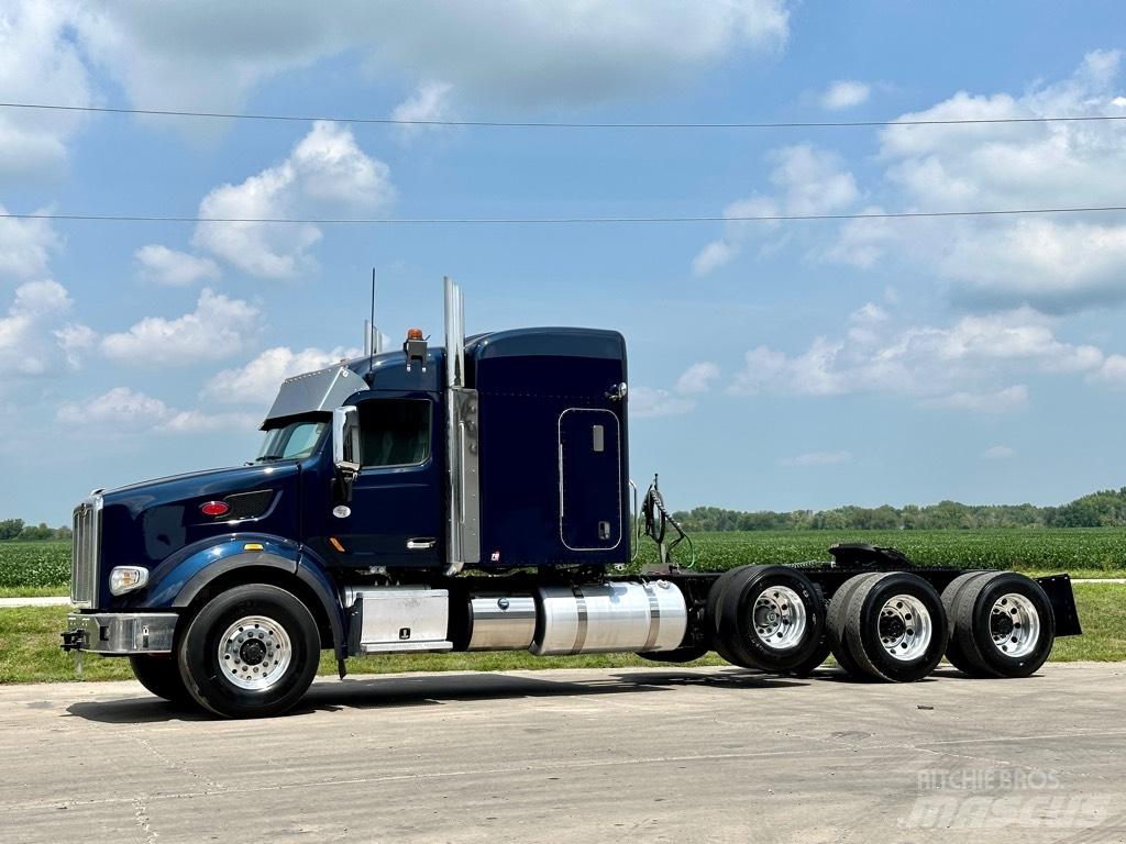 Peterbilt 567 Trekkers