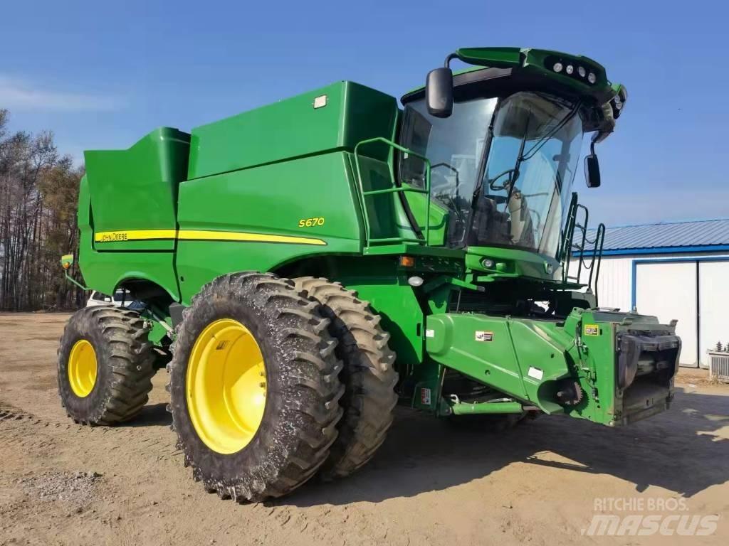 John Deere S670 Maaidorsmachines