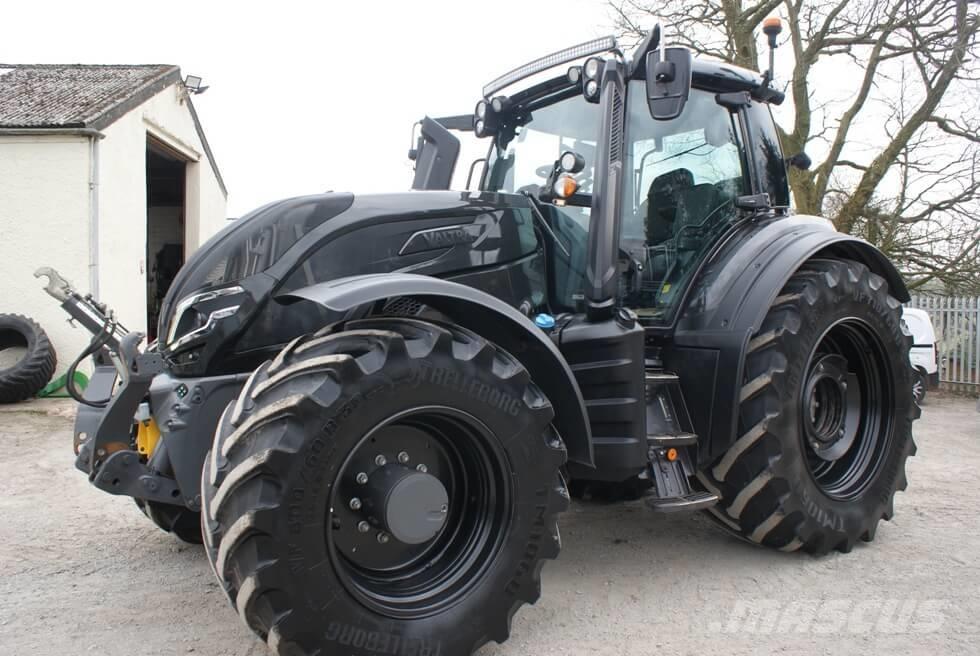 Valtra T 255 Versu Tractoren