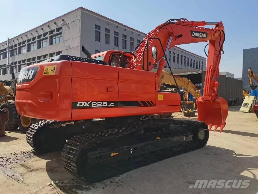 Doosan DX 225 Rupsgraafmachines