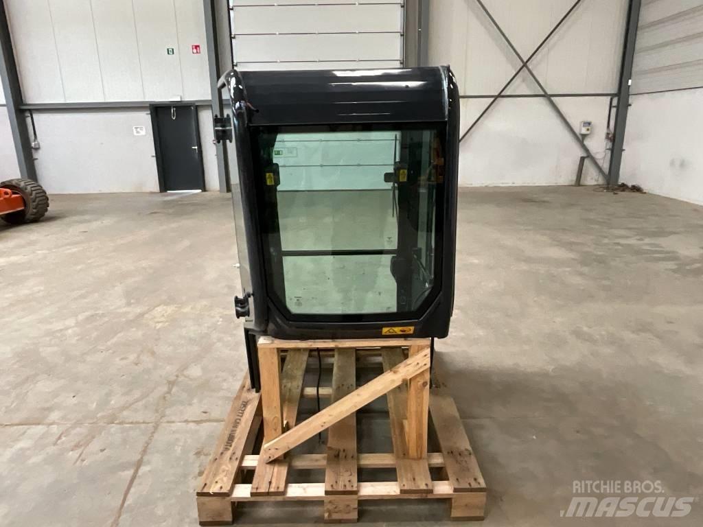 Kubota U 27-4 Cabine en interieur