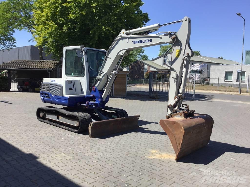 Takeuchi TB 250 Minigraafmachines < 7t