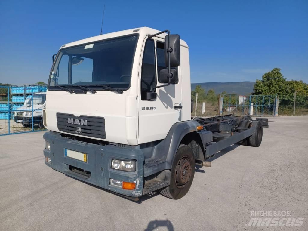 MAN 15.225 Chassis met cabine