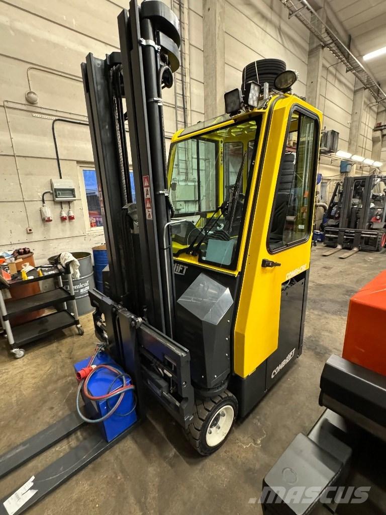 Combilift CBE3000 Four-way truck