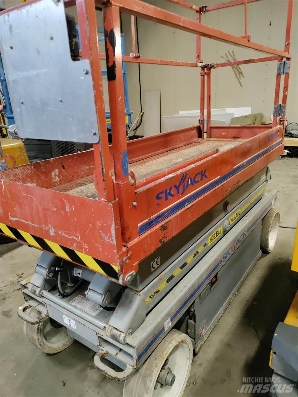SkyJack SJ3220 Schaarhoogwerkers