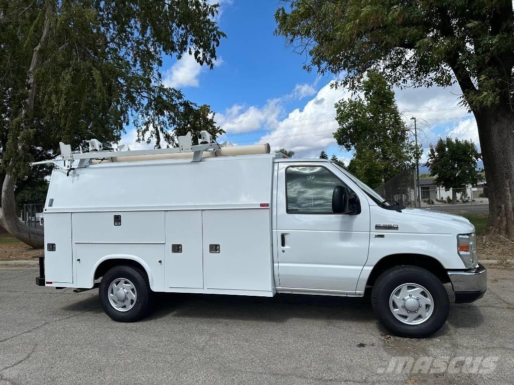 Ford E 350 Bestelwagens met open laadbak