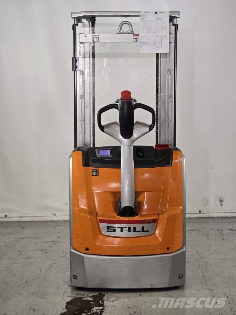 Still EXV 16 Zelfrijdende stapelaars