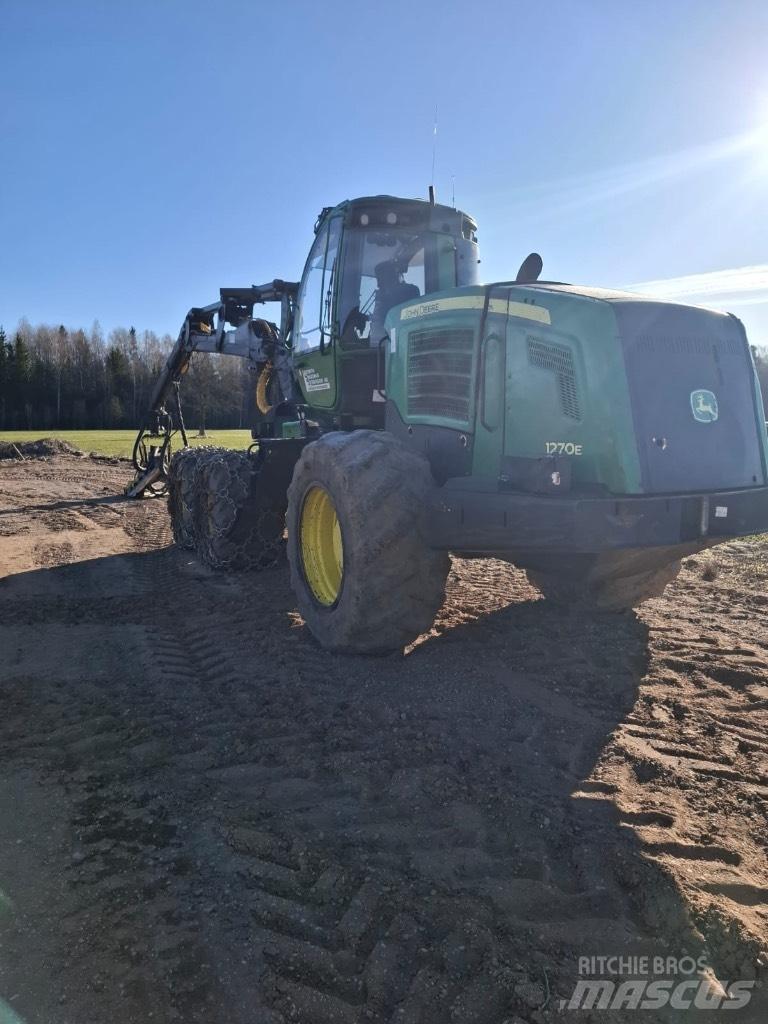 John Deere 1270 E Harvesters
