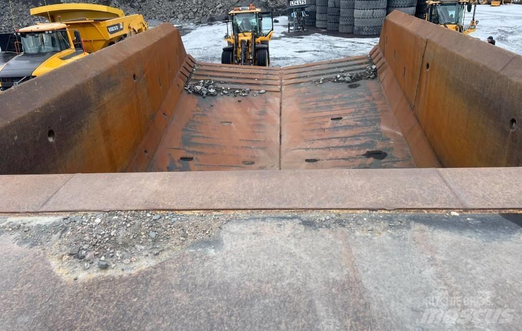 Komatsu 605-7 Starre dumptrucks