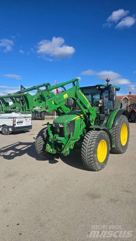 John Deere 5125R Tractoren