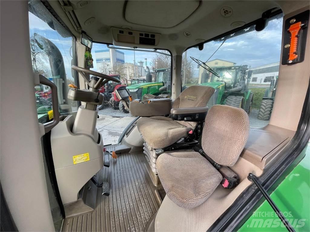 John Deere 7230 R Tractoren