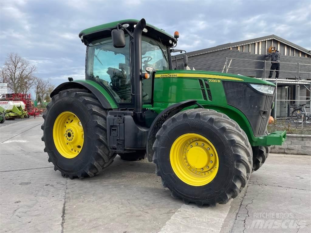 John Deere 7230 R Tractoren