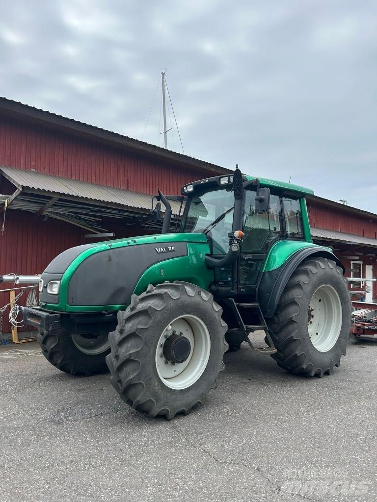 Valtra T 150 Tractoren