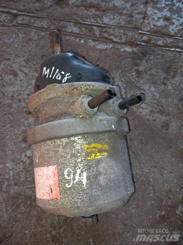 MAN TGS  81504109868 Remmen