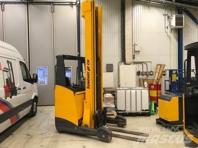 Jungheinrich ETV 214 Reachtruck voor hoog niveau