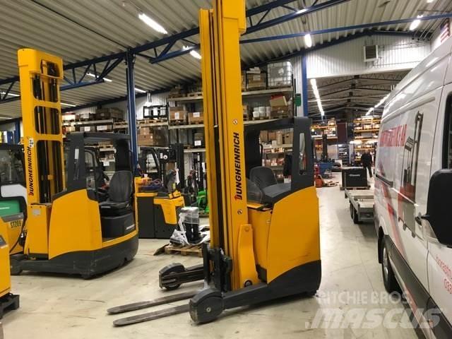 Jungheinrich ETV 214 Reachtruck voor hoog niveau