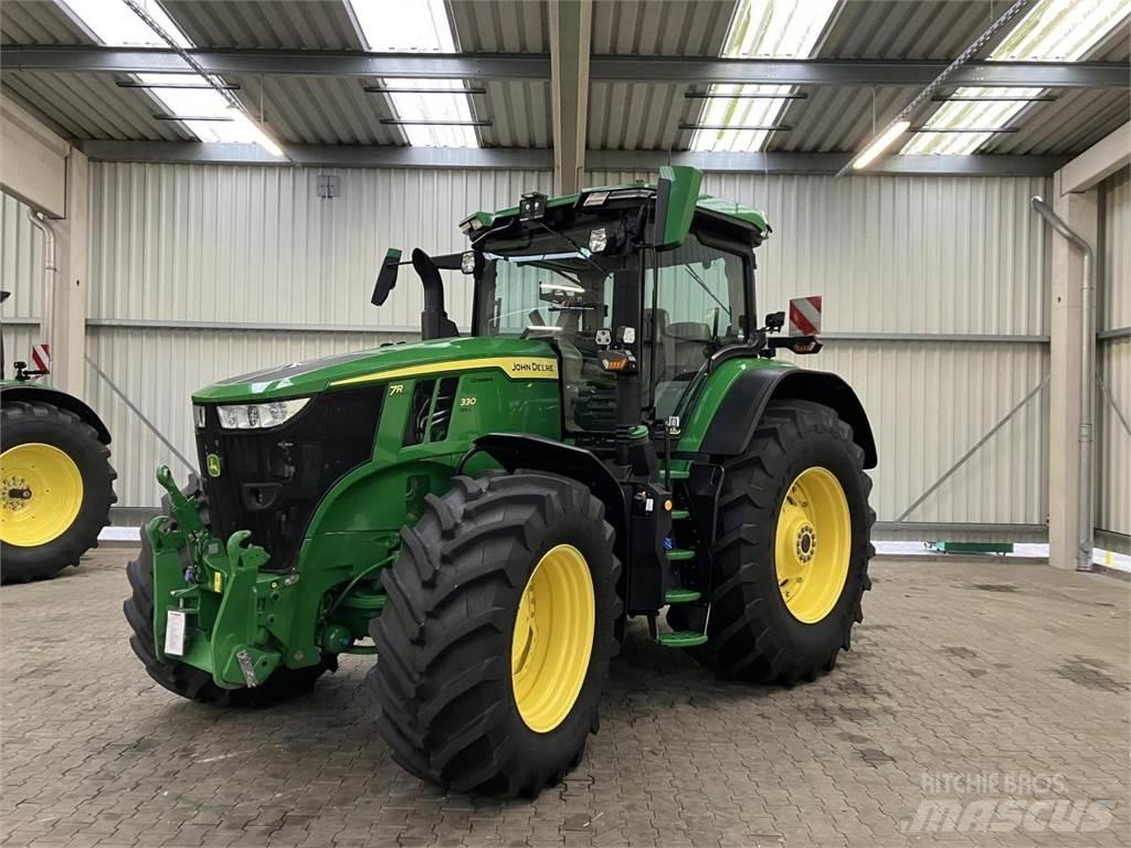 John Deere 7R 330 Tractoren