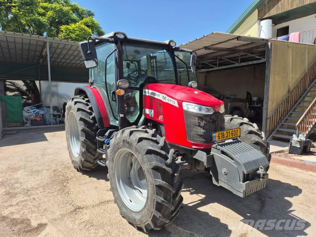 Massey Ferguson 5713 Tractoren
