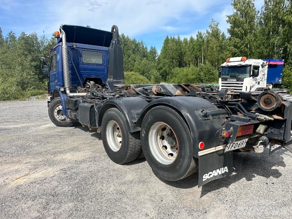 Scania 113 Vrachtwagen met containersysteem
