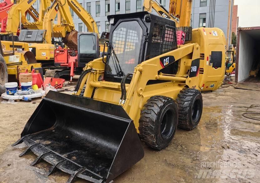 CAT 246D Schrankladers