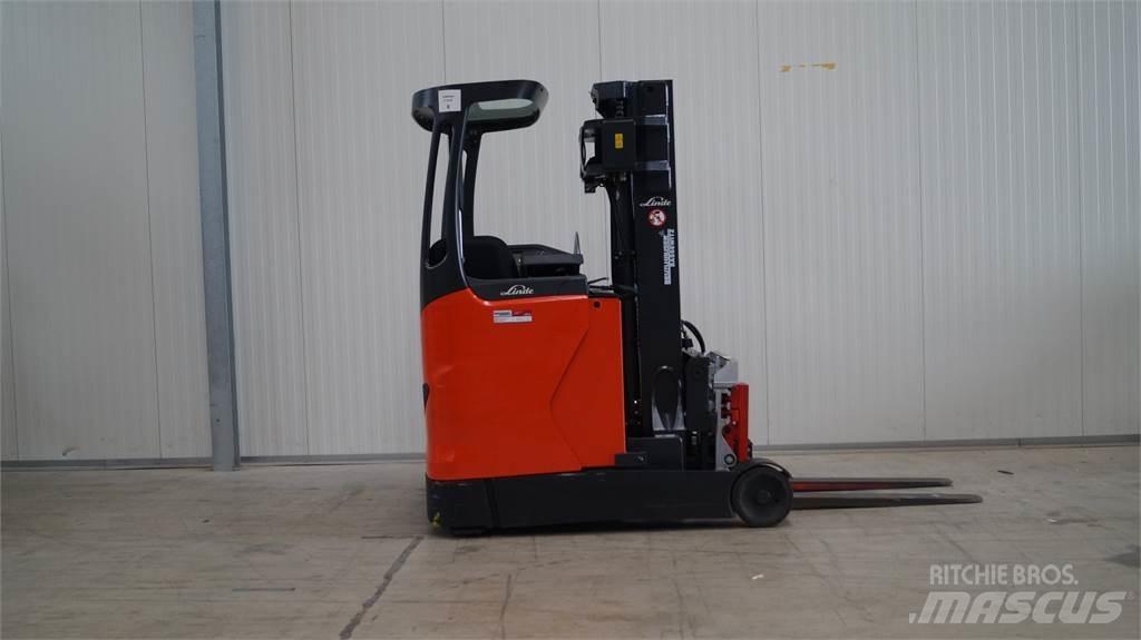 Linde R14HD Reachtruck voor hoog niveau