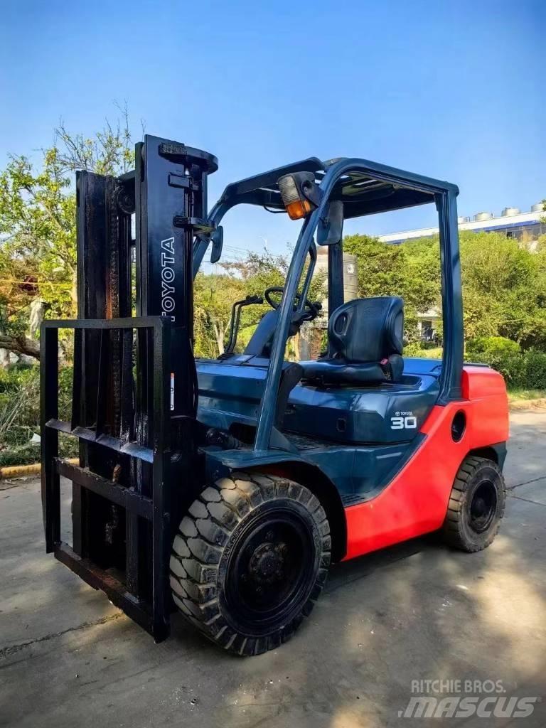 Toyota 8 FD 30 Diesel heftrucks