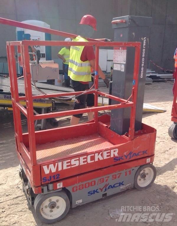 SkyJack SJ 12 Schaarhoogwerkers