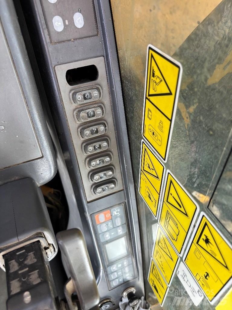 CAT 323 D LN Rupsgraafmachines